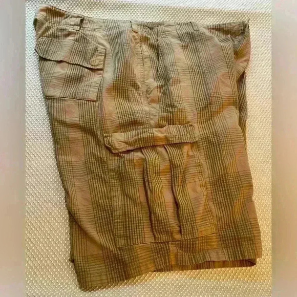 ✨Orvis Mens size 42 Tan plaid Cargo Pocket shorts - Picture 4 of 6